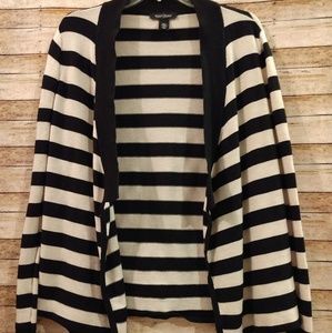 3/$10 White House Black Market Cardigan Small